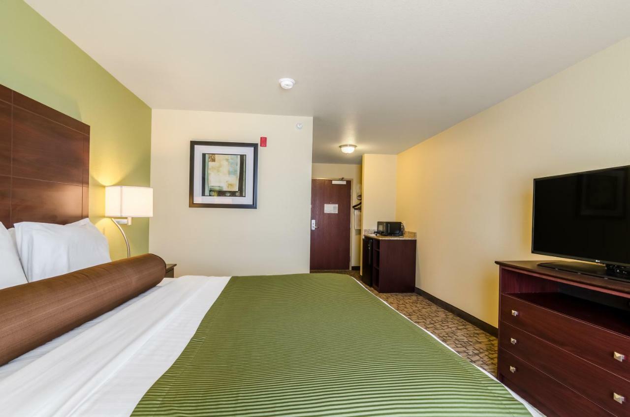 Cobblestone Hotel & Suites - Torrington Exterior foto